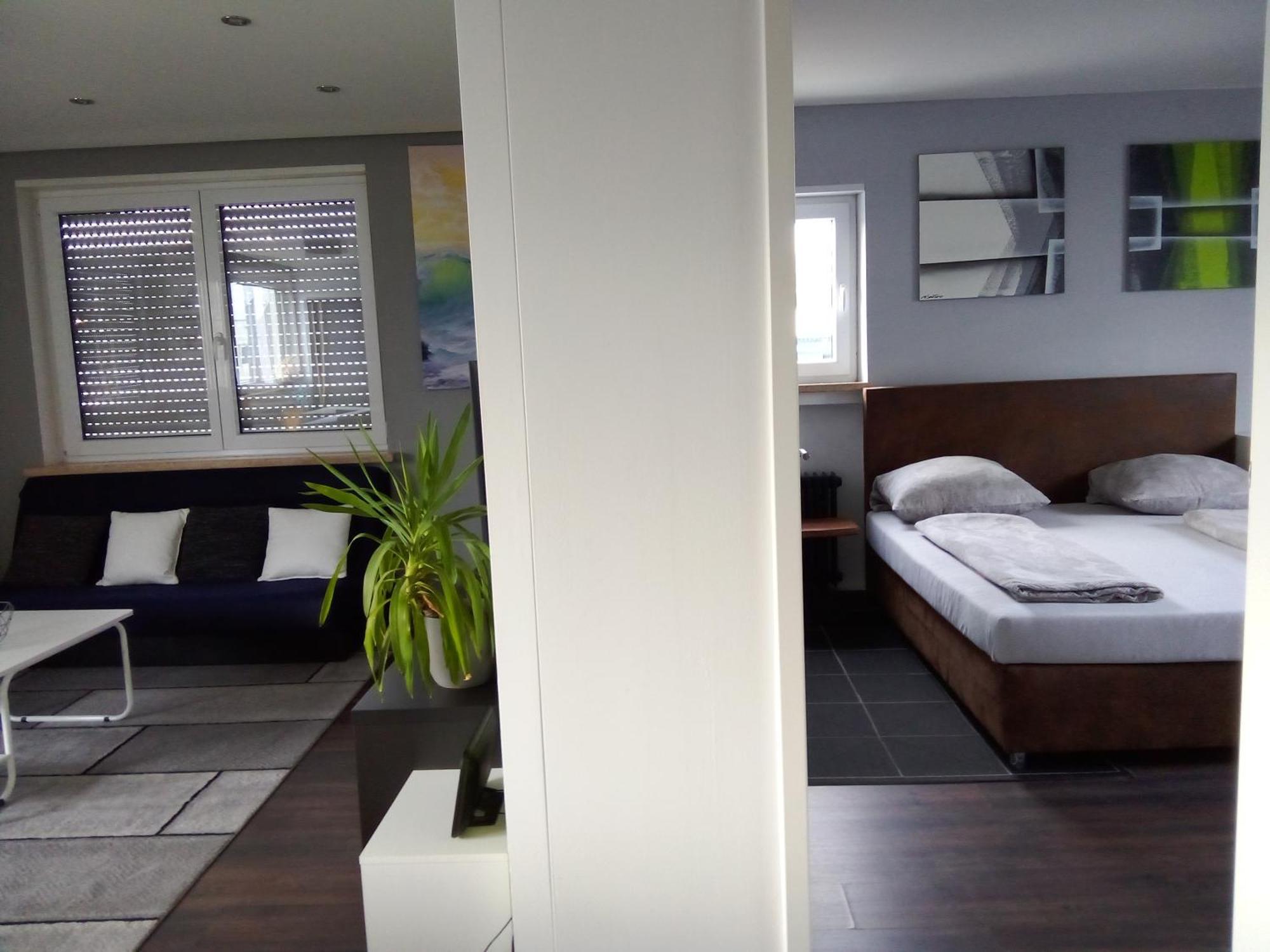 Apartments - Geraeumige 95 Qm Mit Balkon Augsburg Exterior photo